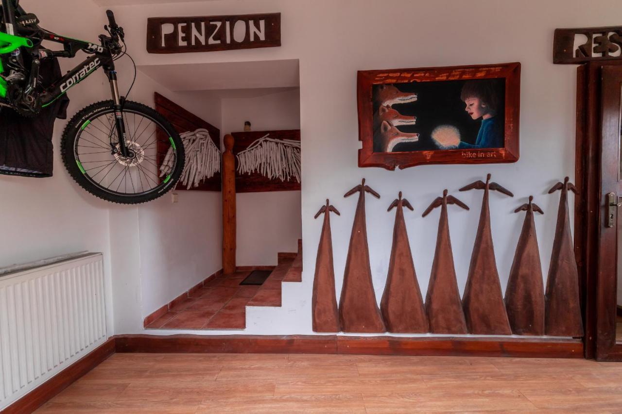 Bike Bistro A Penzion U Vsech Andelu Нове-Место-под-Смркем Экстерьер фото